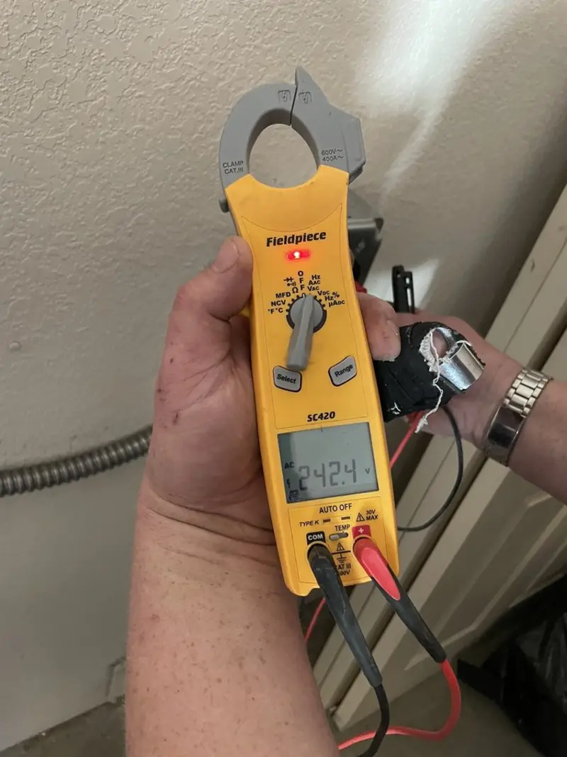 Voltage testing with clamp meter during Aluminum Wiring Replacement in Middletown